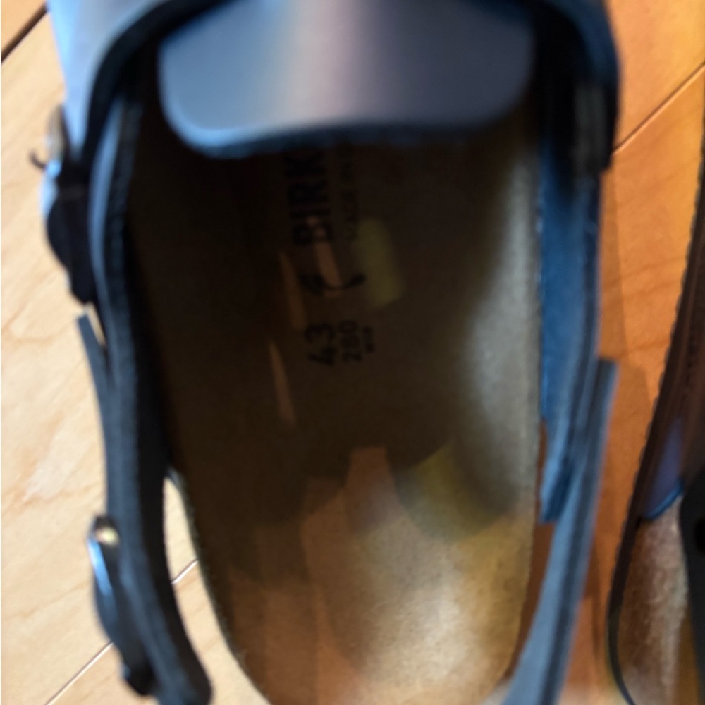 Men’s Birkenstock Tokio Super Grip clog in navy leather - Picture 3 of 3